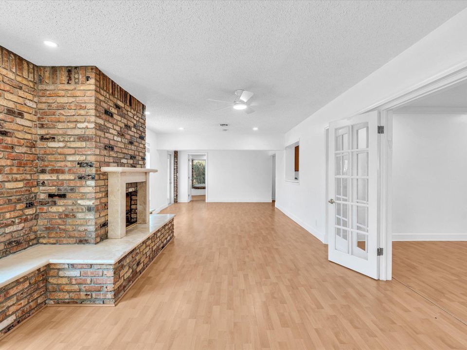 For Sale: $1,370,000 (5 beds, 4 baths, 2978 Square Feet)