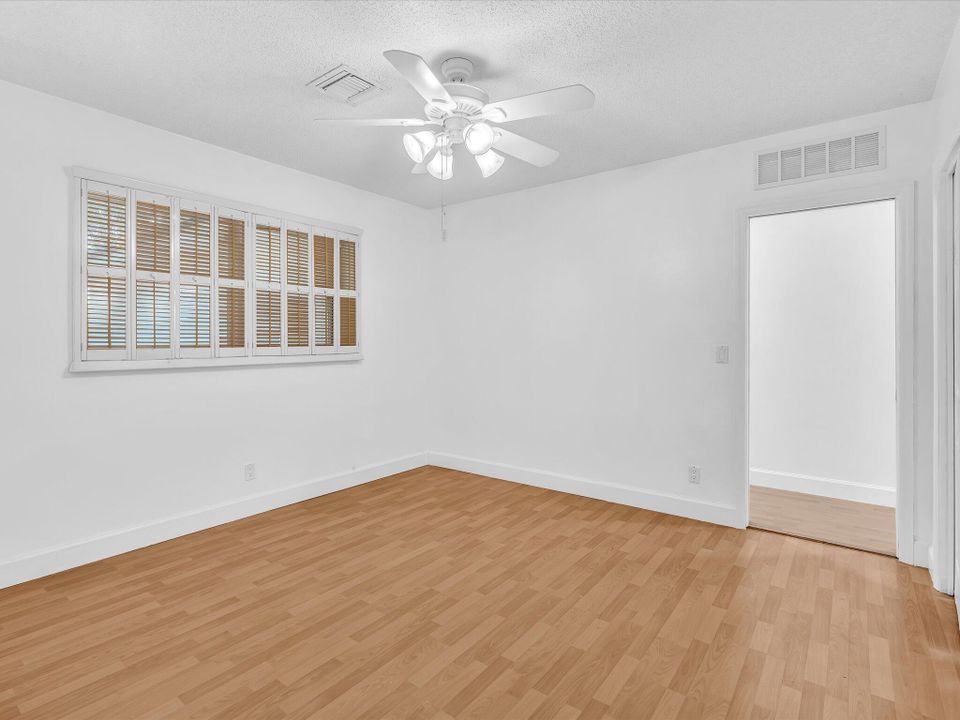 For Sale: $1,370,000 (5 beds, 4 baths, 2978 Square Feet)