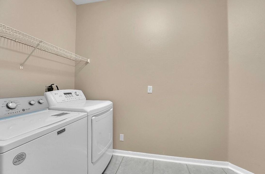 待售: $429,000 (3 贝兹, 2 浴室, 1809 平方英尺)