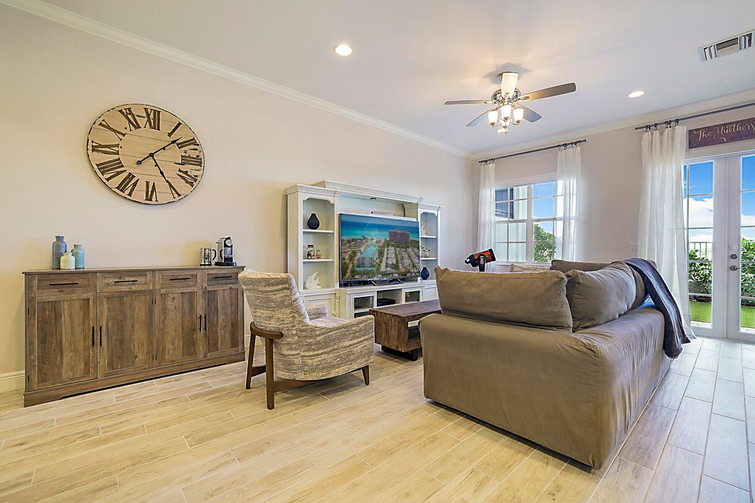 For Rent: $5,500 (3 beds, 2 baths, 1995 Square Feet)