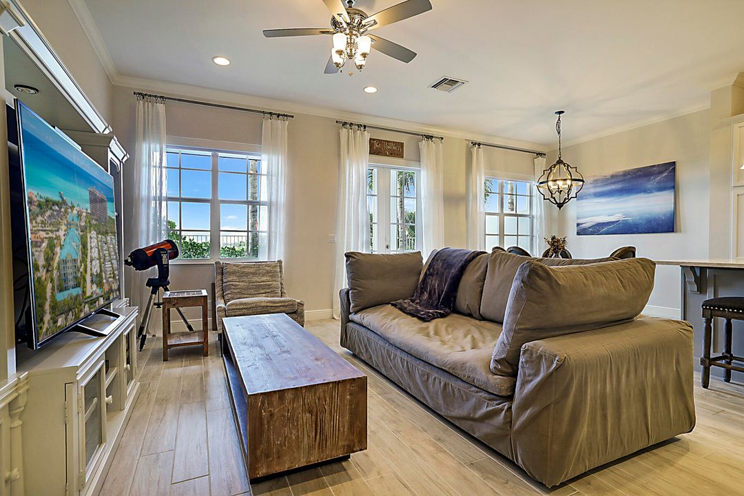 For Rent: $5,500 (3 beds, 2 baths, 1995 Square Feet)