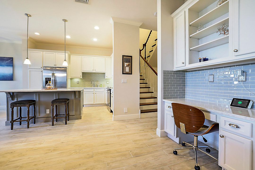 For Rent: $5,500 (3 beds, 2 baths, 1995 Square Feet)