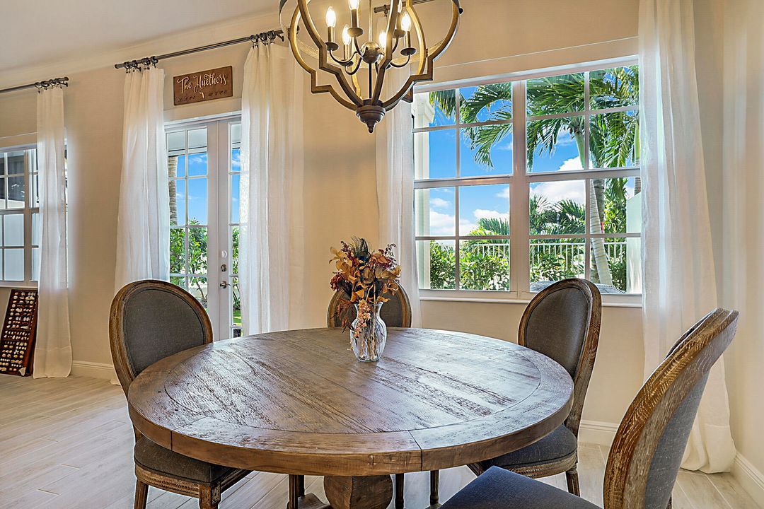 For Rent: $5,500 (3 beds, 2 baths, 1995 Square Feet)