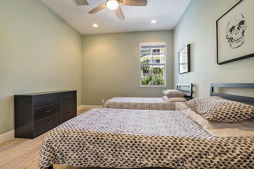 For Rent: $5,500 (3 beds, 2 baths, 1995 Square Feet)