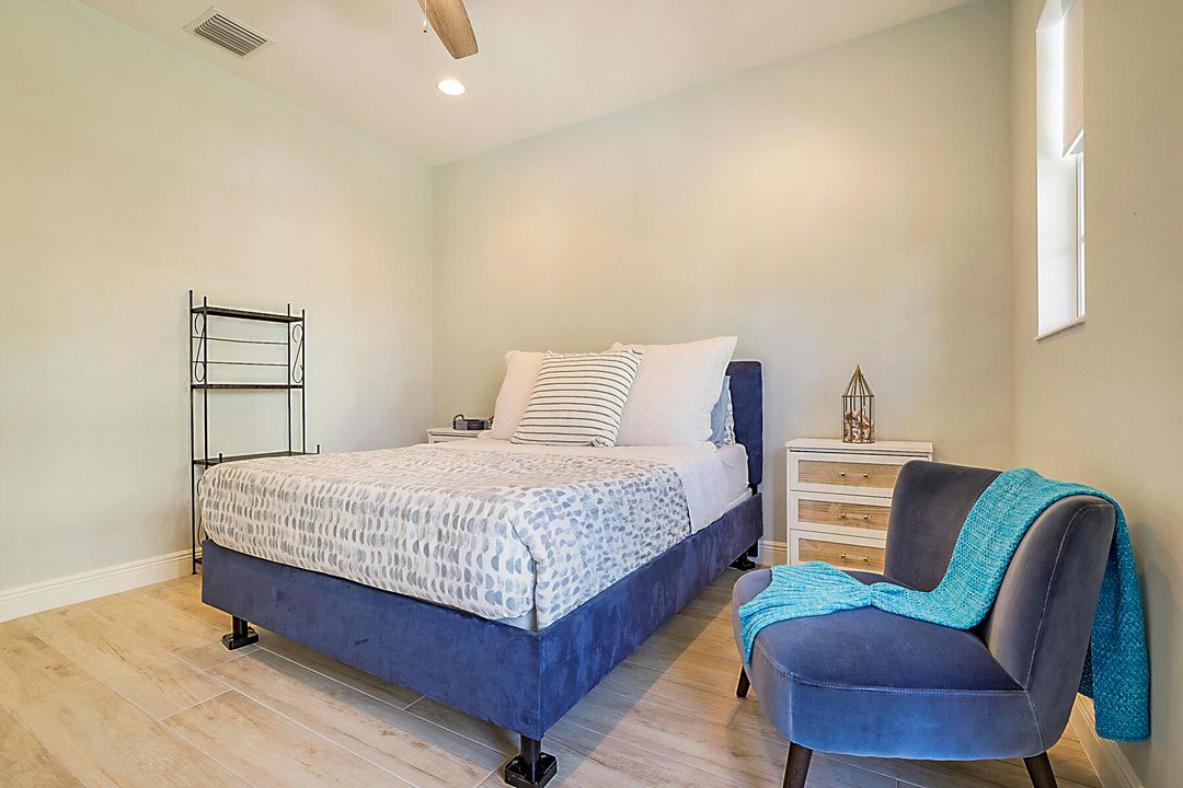 For Rent: $5,500 (3 beds, 2 baths, 1995 Square Feet)