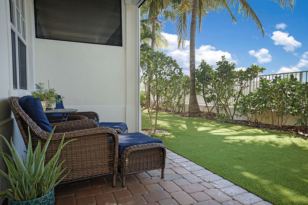 For Rent: $5,500 (3 beds, 2 baths, 1995 Square Feet)