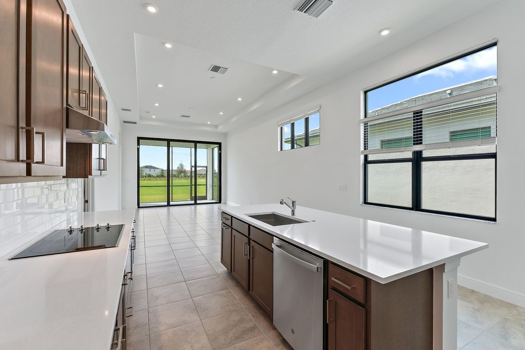 待售: $505,000 (3 贝兹, 2 浴室, 1725 平方英尺)