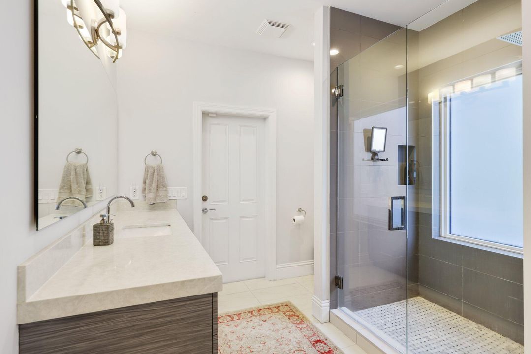 En Venta: $3,750,000 (5 camas, 6 baños, 4716 Pies cuadrados)