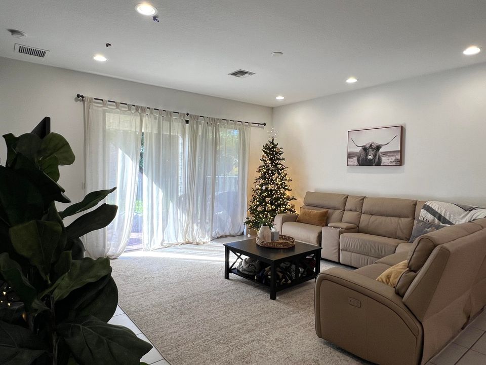 For Sale: $589,900 (4 beds, 2 baths, 2110 Square Feet)