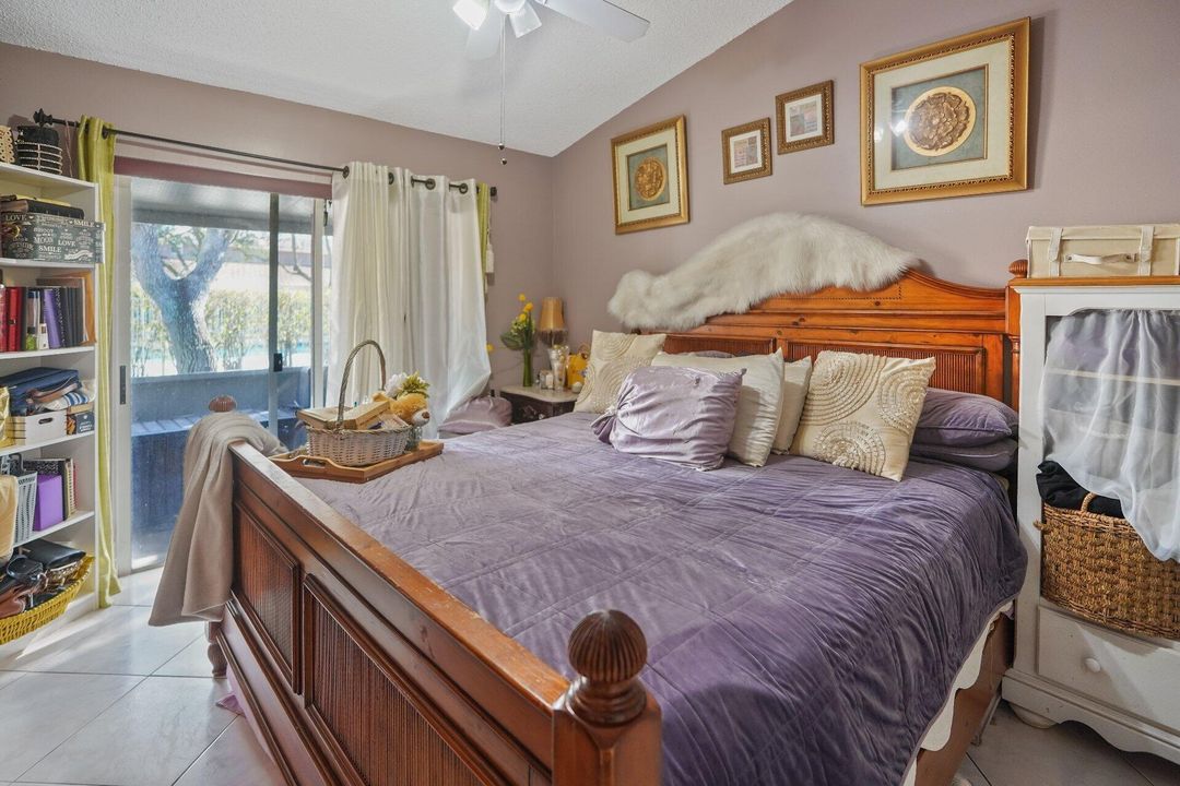 For Sale: $340,000 (2 beds, 2 baths, 1044 Square Feet)