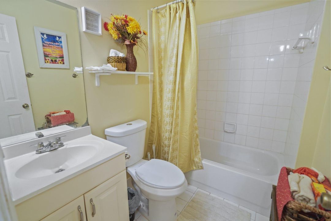 For Sale: $340,000 (2 beds, 2 baths, 1044 Square Feet)