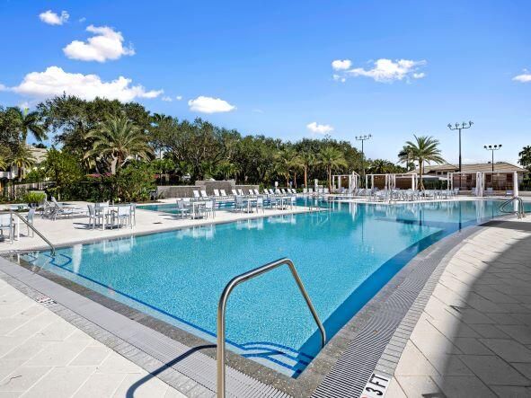 En Venta: $3,750,000 (5 camas, 6 baños, 4716 Pies cuadrados)