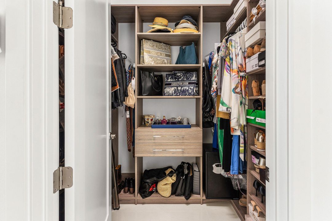 待售: $1,899,000 (3 贝兹, 3 浴室, 2573 平方英尺)