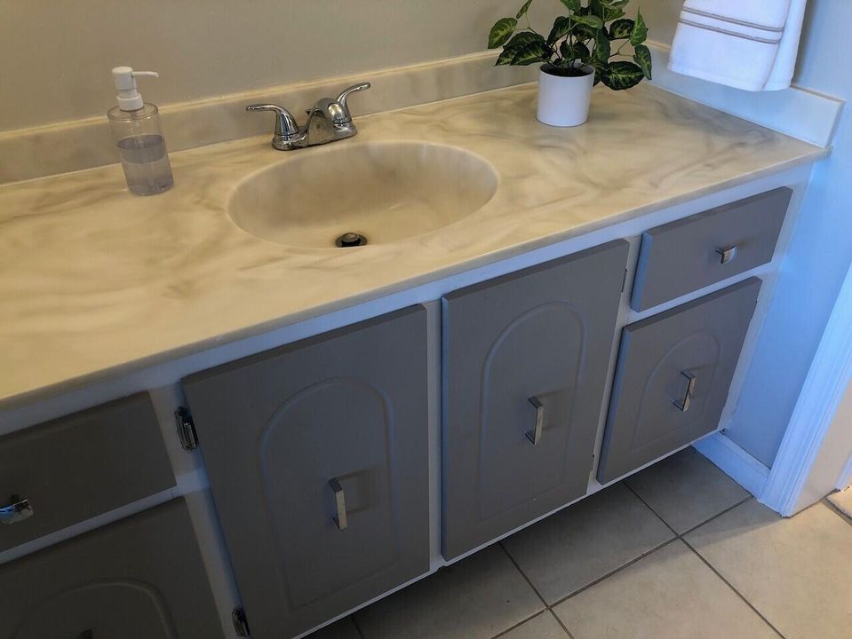 出租: $3,200 (2 贝兹, 2 浴室, 1440 平方英尺)