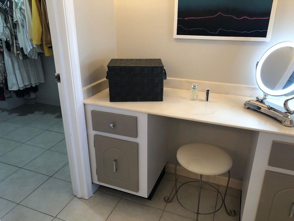 出租: $3,200 (2 贝兹, 2 浴室, 1440 平方英尺)