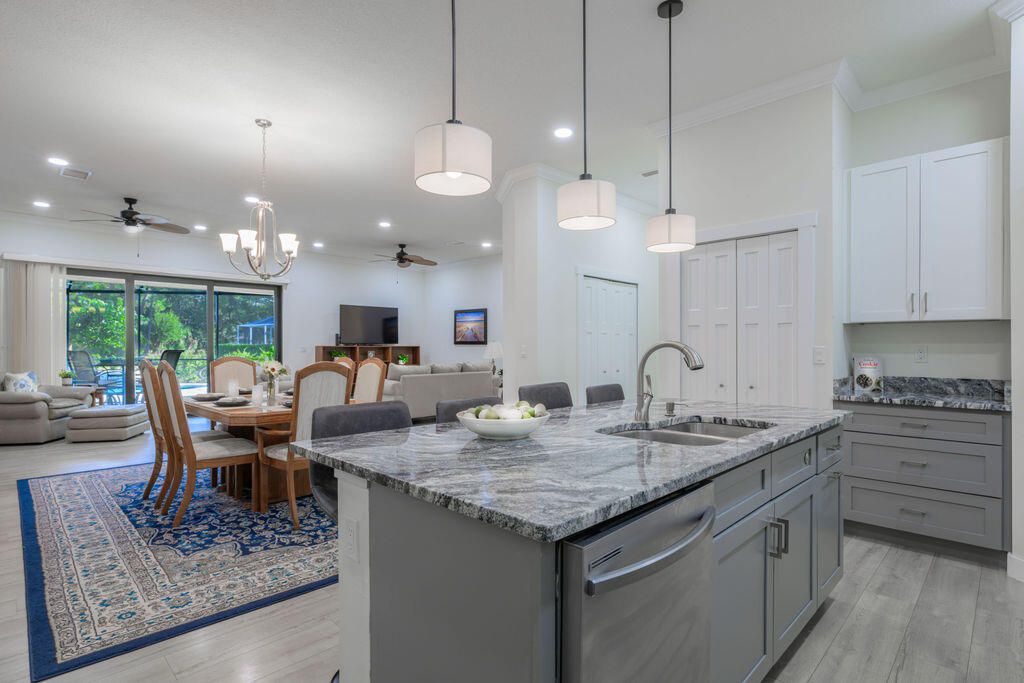 En Renta: $3,900 (3 camas, 3 baños, 2320 Pies cuadrados)