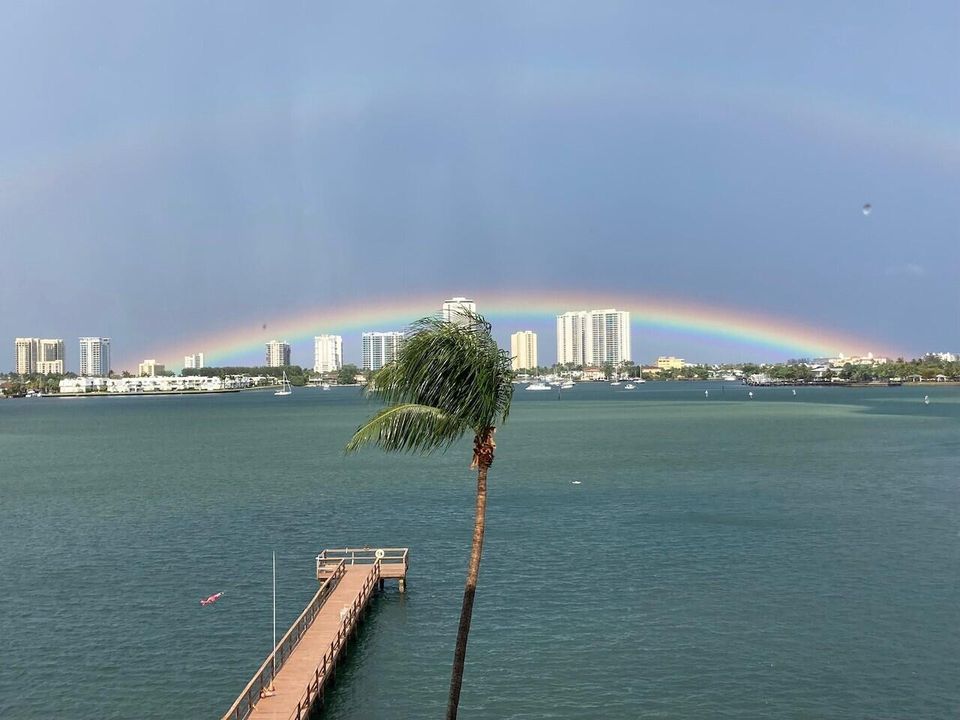 出租: $3,200 (2 贝兹, 2 浴室, 1440 平方英尺)