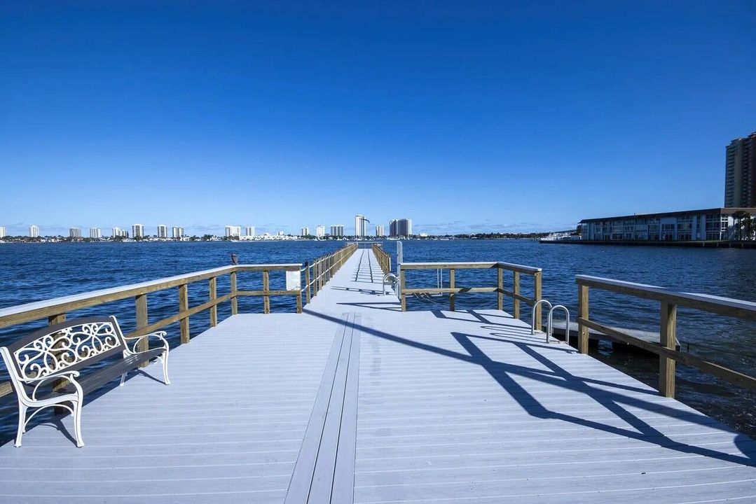 出租: $3,200 (2 贝兹, 2 浴室, 1440 平方英尺)