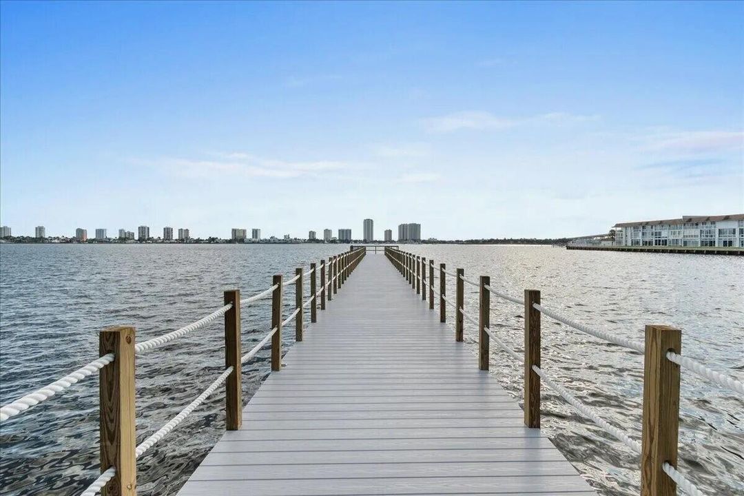 出租: $3,200 (2 贝兹, 2 浴室, 1440 平方英尺)