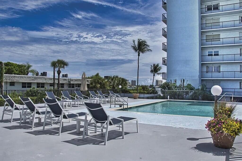 出租: $3,200 (2 贝兹, 2 浴室, 1440 平方英尺)