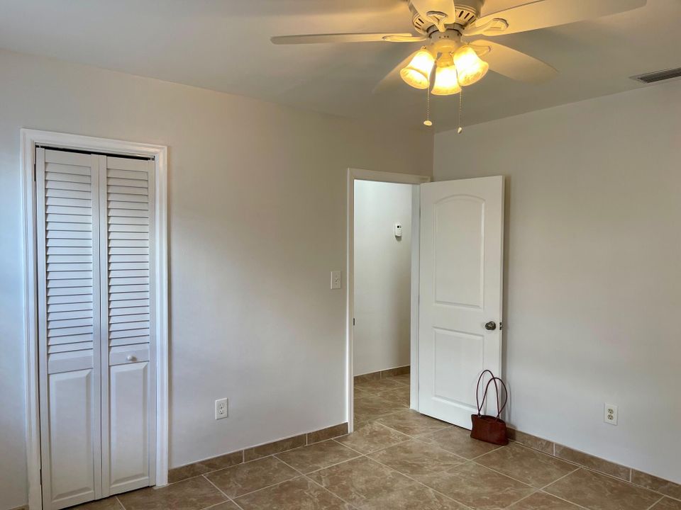 En Venta: $350,000 (2 camas, 1 baños, 838 Pies cuadrados)