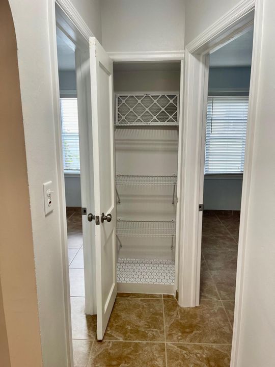 En Venta: $350,000 (2 camas, 1 baños, 838 Pies cuadrados)