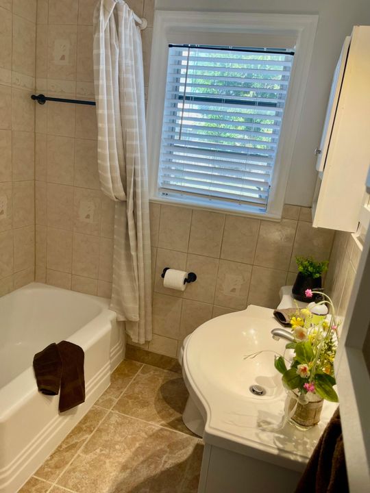 En Venta: $350,000 (2 camas, 1 baños, 838 Pies cuadrados)