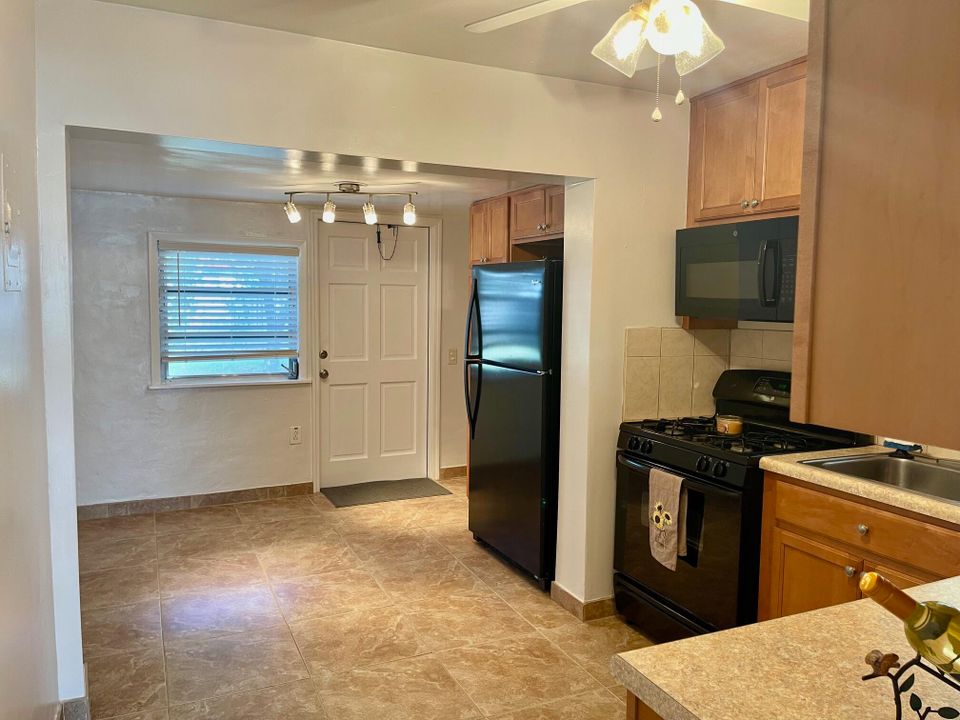 En Venta: $350,000 (2 camas, 1 baños, 838 Pies cuadrados)