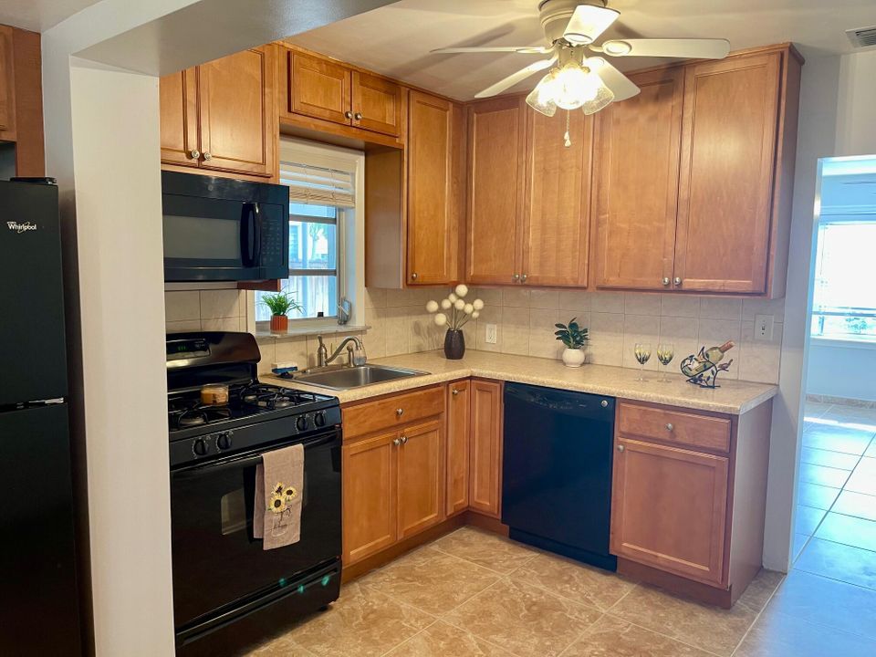 En Venta: $350,000 (2 camas, 1 baños, 838 Pies cuadrados)