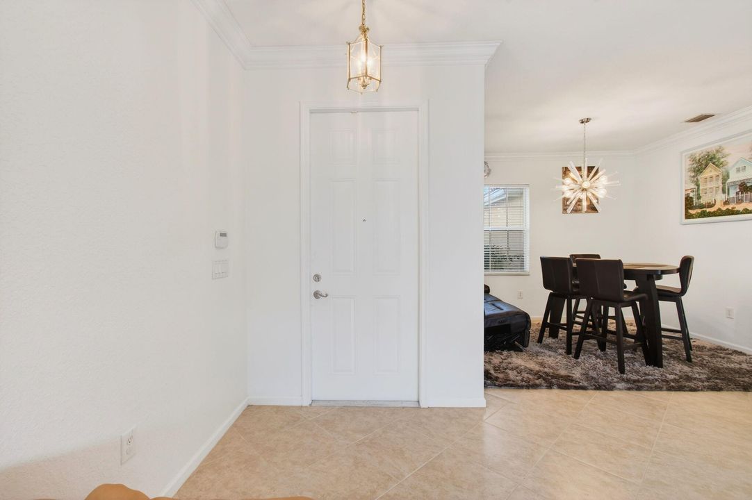 В аренду: $4,500 (5 спален, 3 ванн, 2754 Квадратных фут)