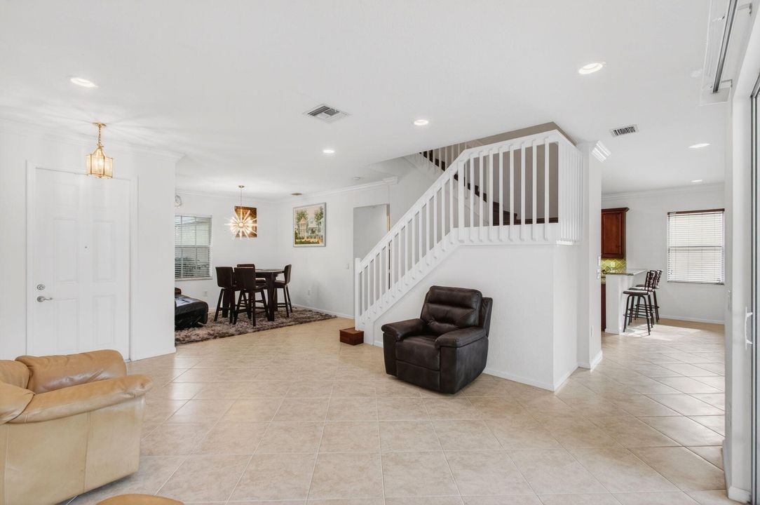 В аренду: $4,500 (5 спален, 3 ванн, 2754 Квадратных фут)