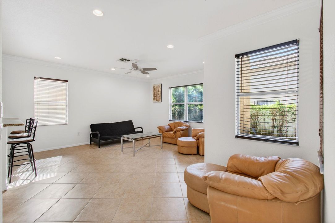 В аренду: $4,500 (5 спален, 3 ванн, 2754 Квадратных фут)