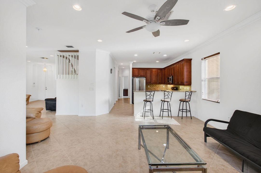 В аренду: $4,500 (5 спален, 3 ванн, 2754 Квадратных фут)