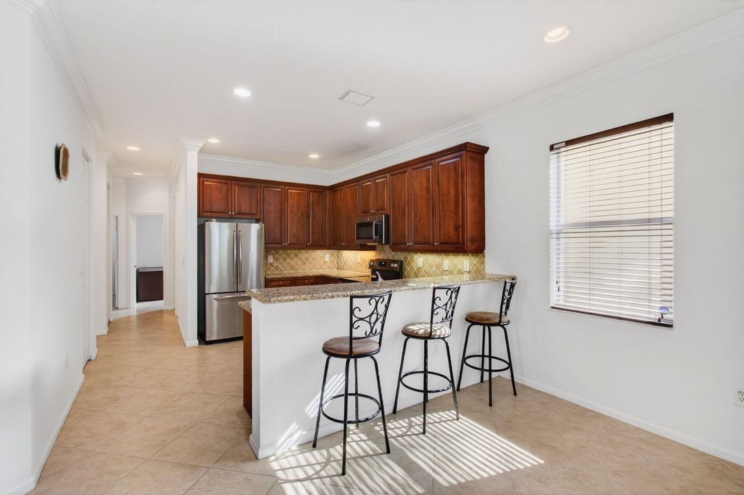 В аренду: $4,500 (5 спален, 3 ванн, 2754 Квадратных фут)