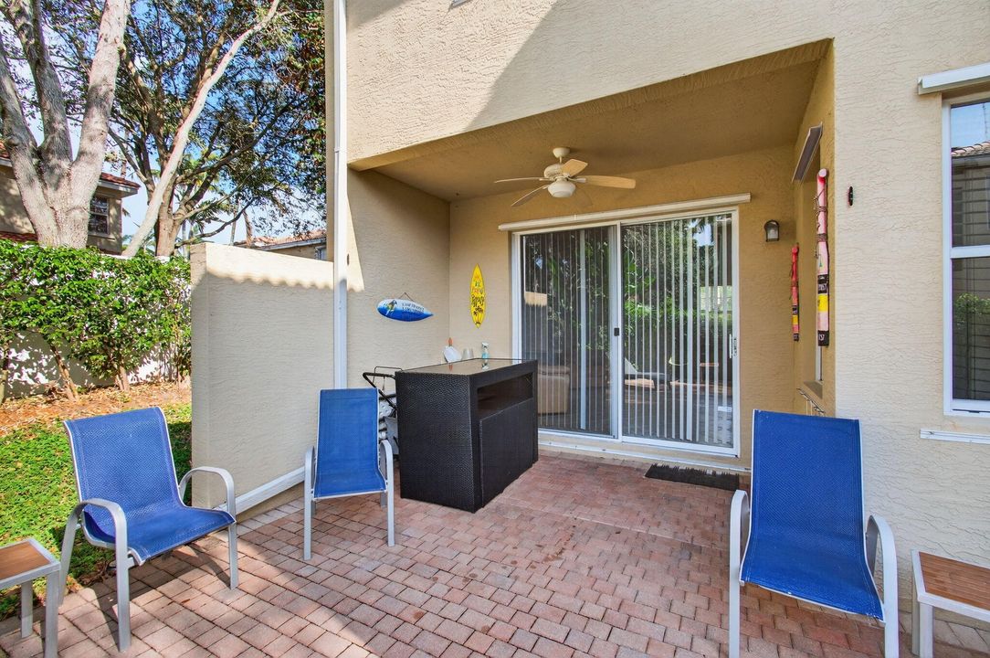 В аренду: $4,500 (5 спален, 3 ванн, 2754 Квадратных фут)