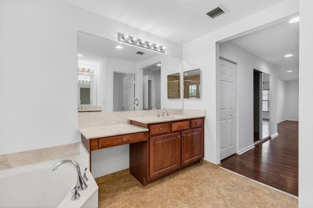 В аренду: $4,500 (5 спален, 3 ванн, 2754 Квадратных фут)