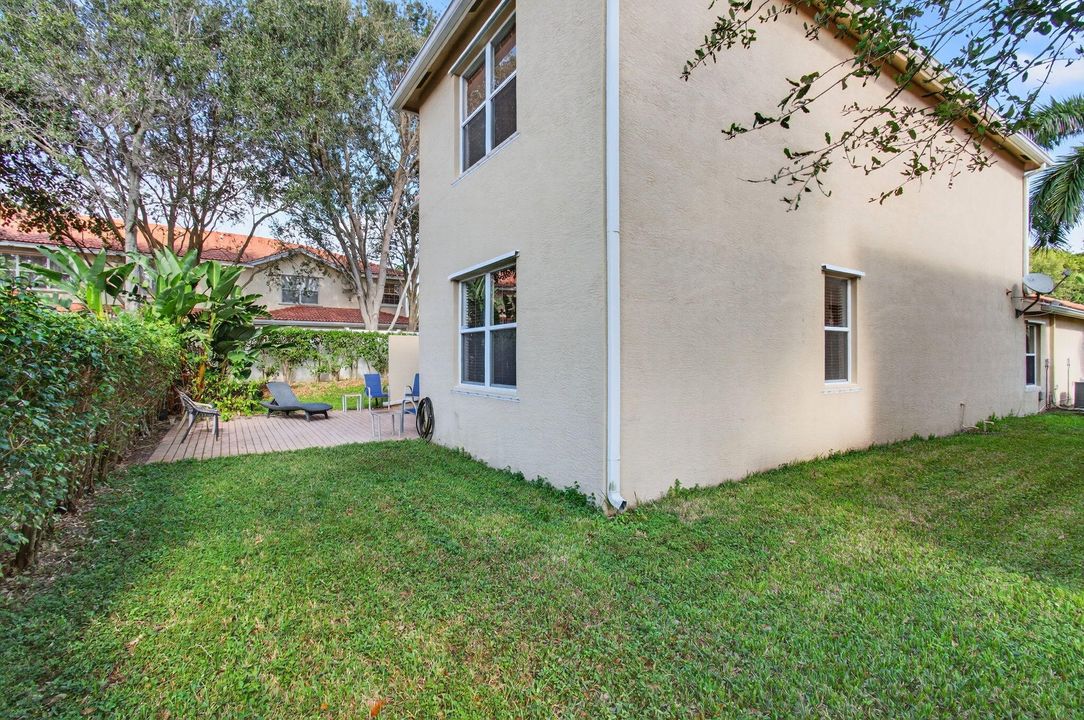 В аренду: $4,500 (5 спален, 3 ванн, 2754 Квадратных фут)