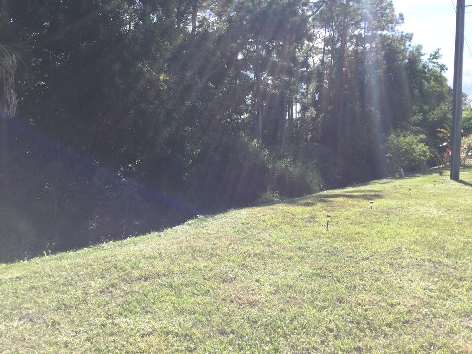 For Sale: $39,900 (2 beds, 2 baths, 984 Square Feet)