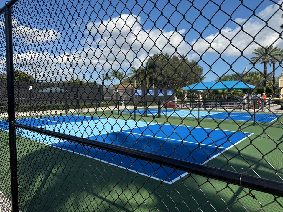 待售: $468,000 (3 贝兹, 2 浴室, 1760 平方英尺)