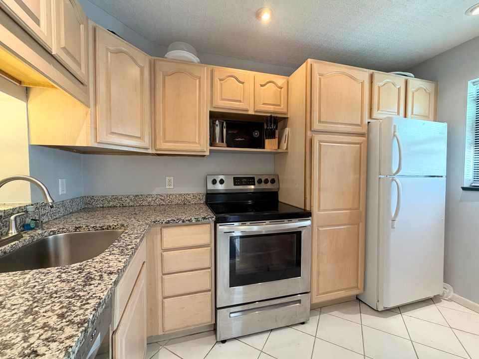 For Sale: $275,000 (2 beds, 1 baths, 1234 Square Feet)