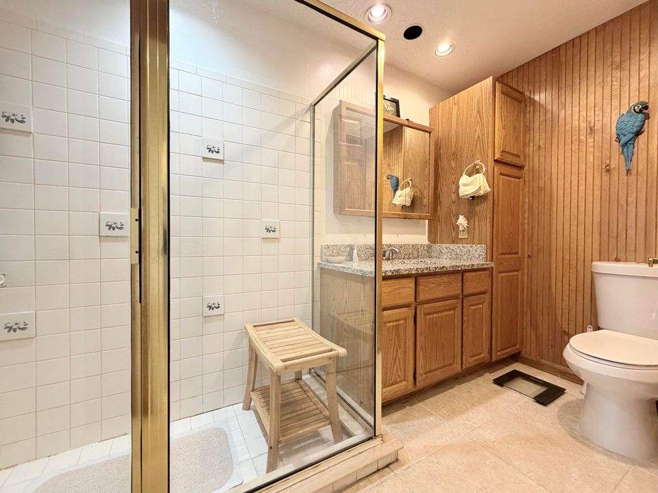 For Sale: $275,000 (2 beds, 1 baths, 1234 Square Feet)