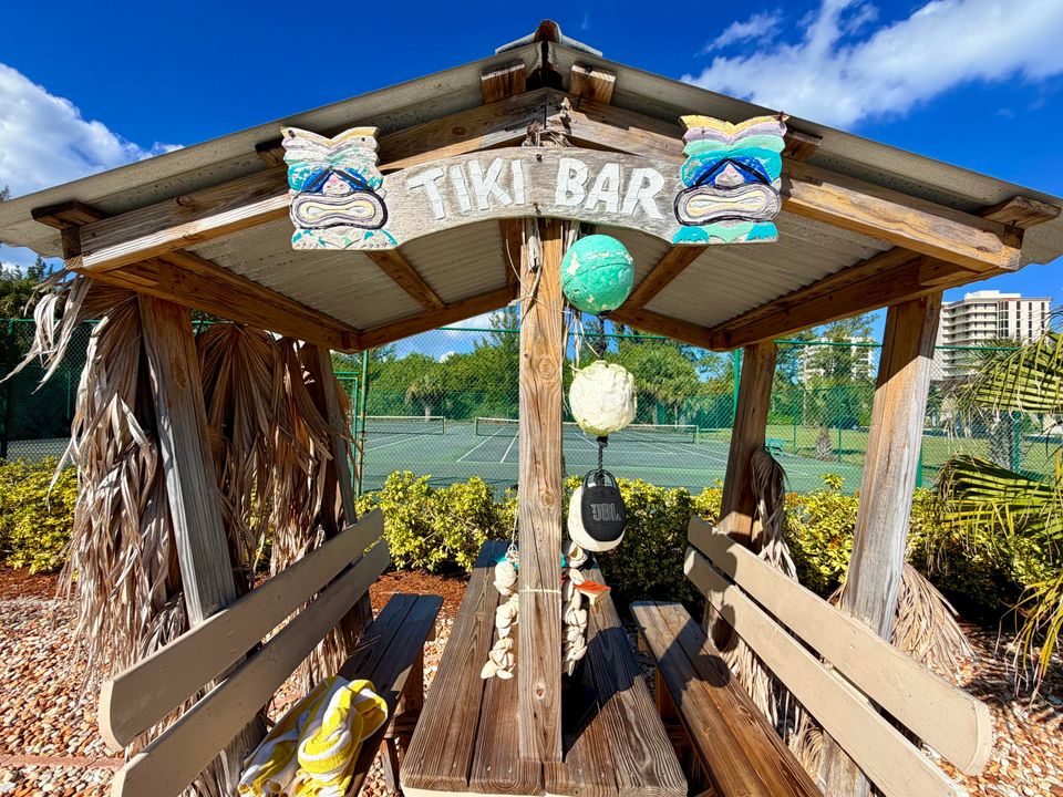 For Sale: $275,000 (2 beds, 1 baths, 1234 Square Feet)