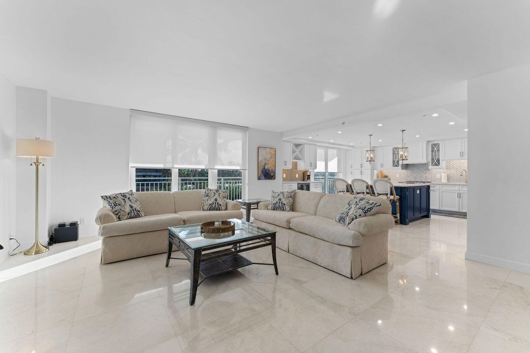 En Venta: $1,675,000 (3 camas, 2 baños, 2000 Pies cuadrados)