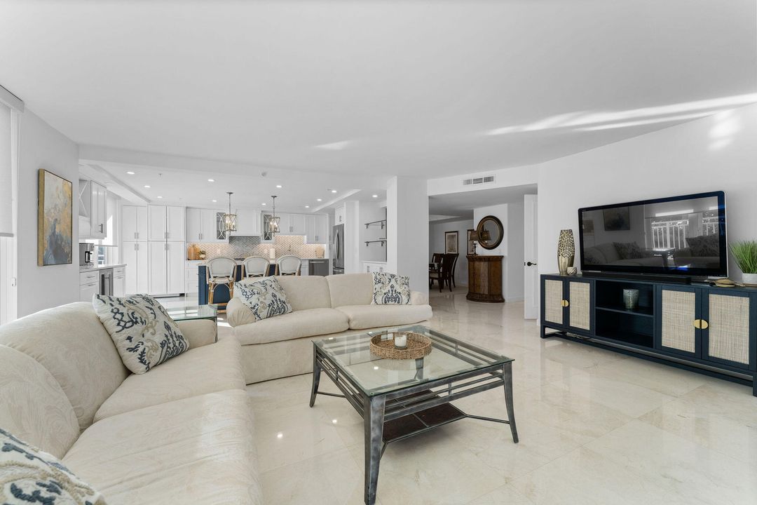 En Venta: $1,675,000 (3 camas, 2 baños, 2000 Pies cuadrados)