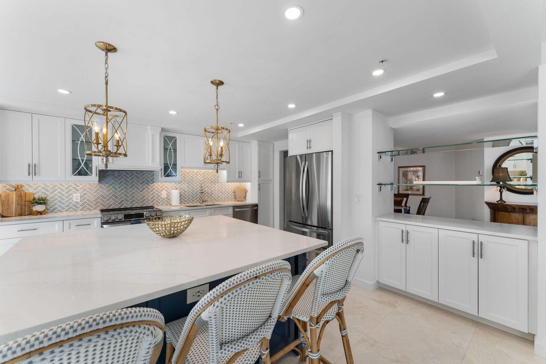 En Venta: $1,675,000 (3 camas, 2 baños, 2000 Pies cuadrados)