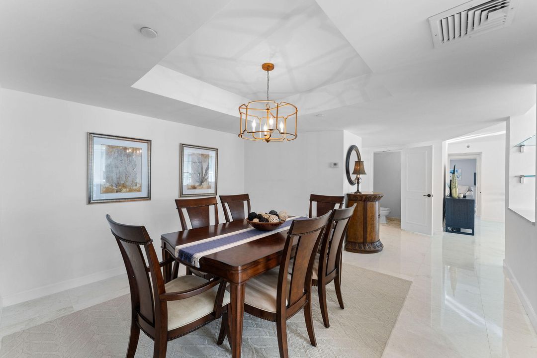 En Venta: $1,675,000 (3 camas, 2 baños, 2000 Pies cuadrados)