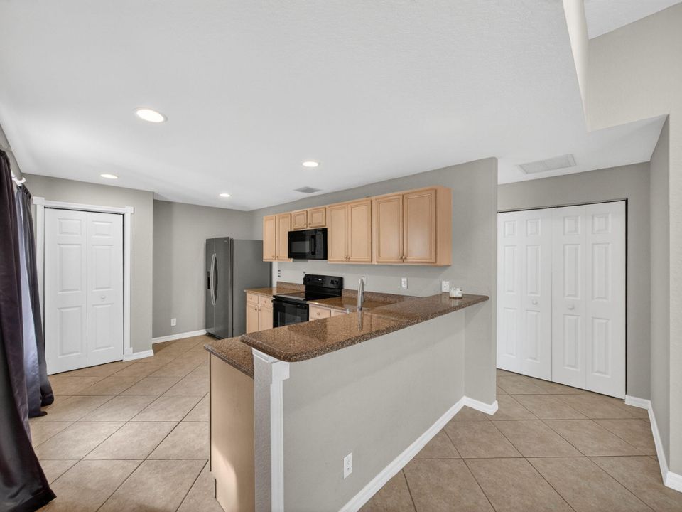 For Sale: $385,000 (3 beds, 2 baths, 1377 Square Feet)