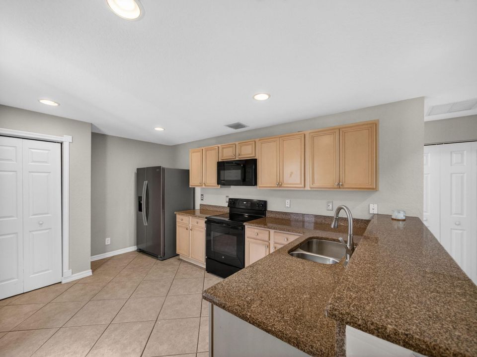 For Sale: $385,000 (3 beds, 2 baths, 1377 Square Feet)