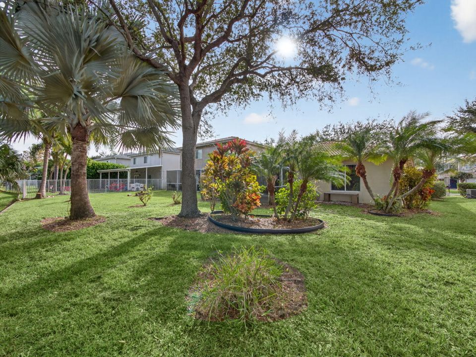 For Sale: $385,000 (3 beds, 2 baths, 1377 Square Feet)