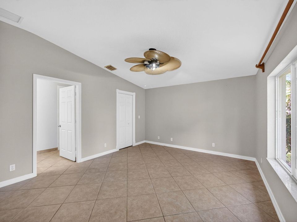 For Sale: $385,000 (3 beds, 2 baths, 1377 Square Feet)